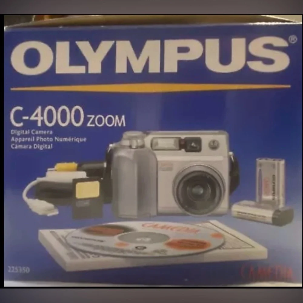 Olympus CAMEDIA 4000 Zoom 4.0MP Digital Camera - Silver